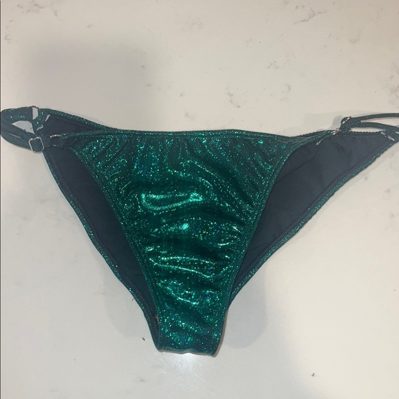 Emerald Green Bikini NPC Fit Model - Picture 2 of 8